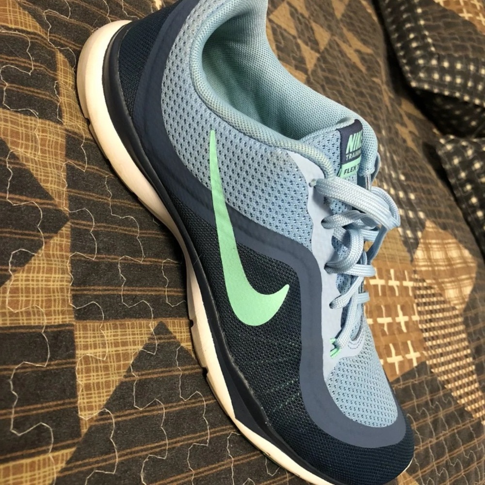 Womens Nike Running Shoe Flex TR 6